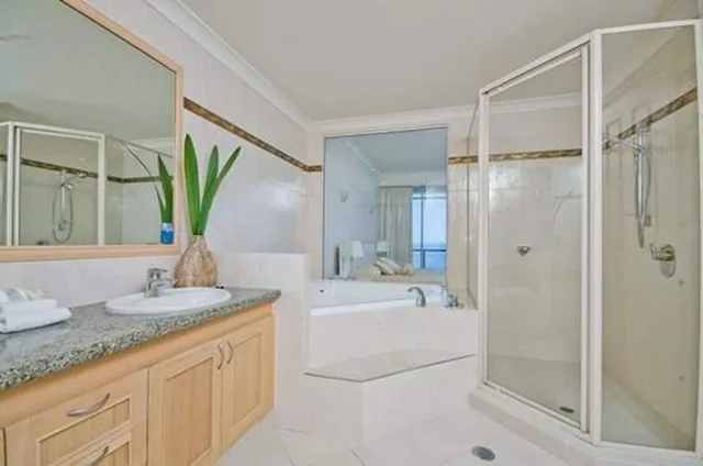 3 Bedrooms, Sub Penthouse, Apartment, King and Queen and Twin Beds, Ocean View، Oceana On Broadbeach 8/10