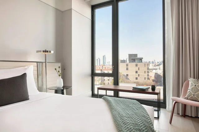 غرفة بريميوم بسرير كينج، Hotel Indigo Williamsburg - Brooklyn 4/6