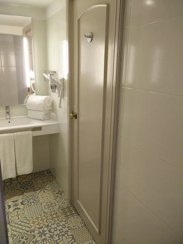 غرفة قياسية مفردة بسريرين منفصلين، Golden Tulip Porto Gaia Hotel 3/3
