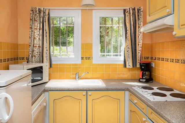 شقة بسريرين منفصلين بغرفتي نوم مع أريكة، Residence Club Les Mazets de Camargue 8/8