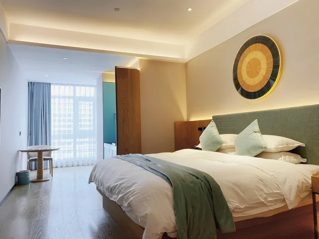 غرفة ديلوكس بسرير كينج، SSAW Boutique Hotel ZHIJIANG IMPRESSION 2/3