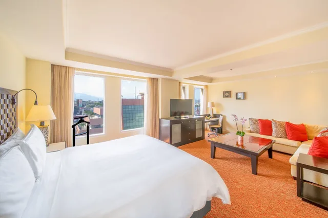 جناح جونيور بسرير كينج مع دخول صالة النادي لذوي الإعاقة، Intercontinental San Pedro Sula 2/8