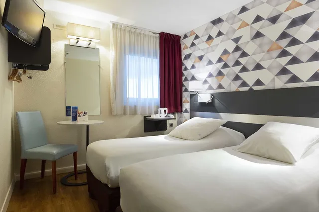 غرفة قياسية بثلاثة أسرّة، Comfort Hotel Paris Porte d Ivry 3/10