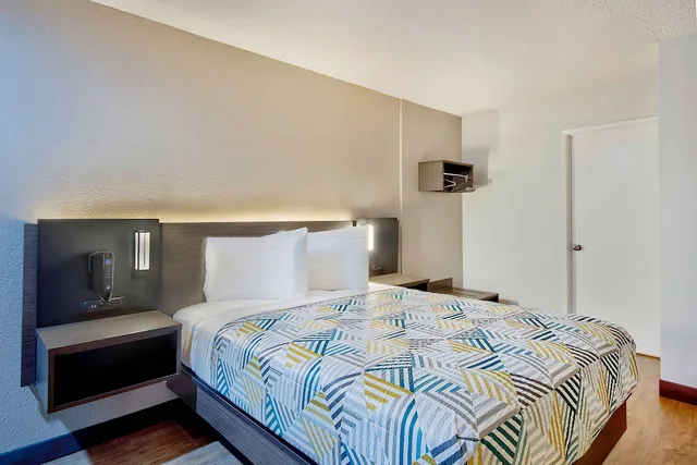 غرفة قياسية بسرير مزدوج، Motel6 Vallejo, CA - Six Flags West 7/8