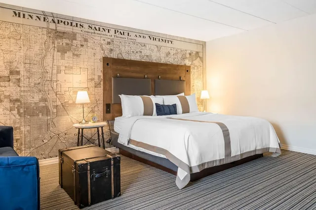غرفة قياسية بسرير كينج، ENVISION HOTEL ST. PAUL SOUTH, AN ASCEND HOTEL COLLECTION 2/4