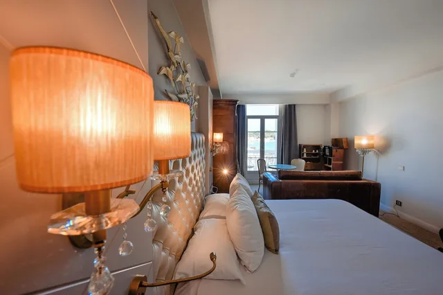 Riviera, Suite, 2 King Beds, Partial Sea View, GRAND HOTEL DES SABLETTES PLAGE, CURIO COLLECTION BY HILTON 8/9