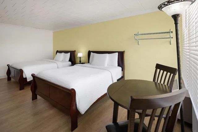 Courtyard, 2 Queen Beds، Tesla BioHealing Wellness Hotel & Resort, Ramada by Wyndham 3/4