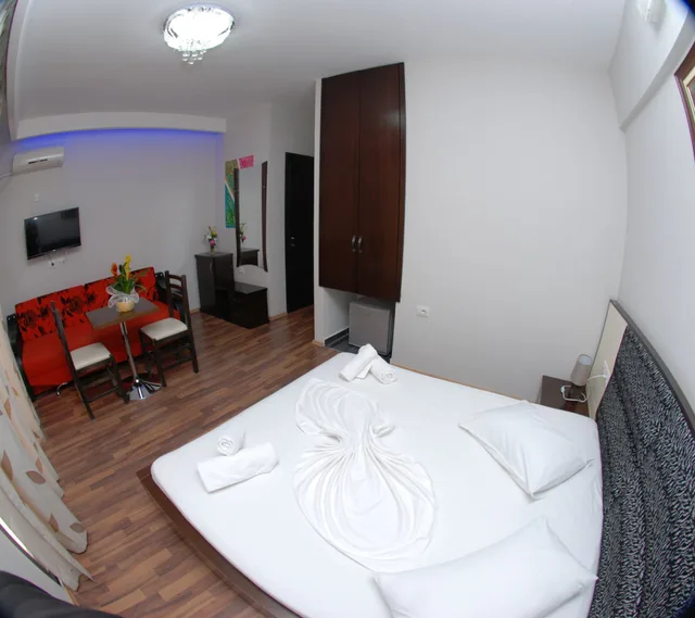 غرفة بسرير مزدوج بإطلالة على البحر، Hotel Iliria Sarande 7/10