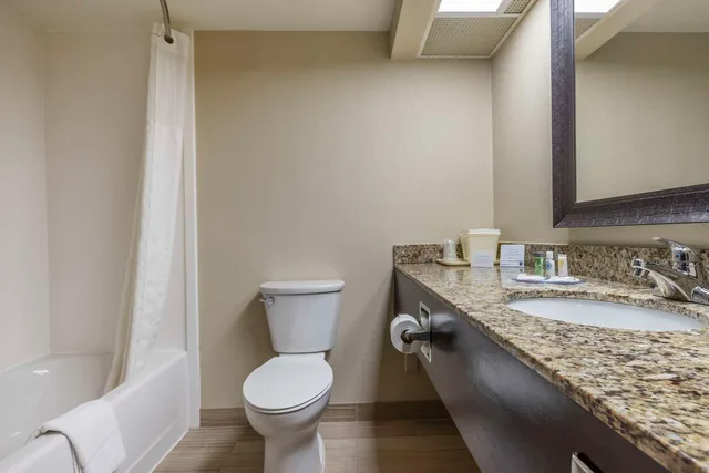 غرفة بسريرين كوين، Comfort Inn Marion NC 4/4