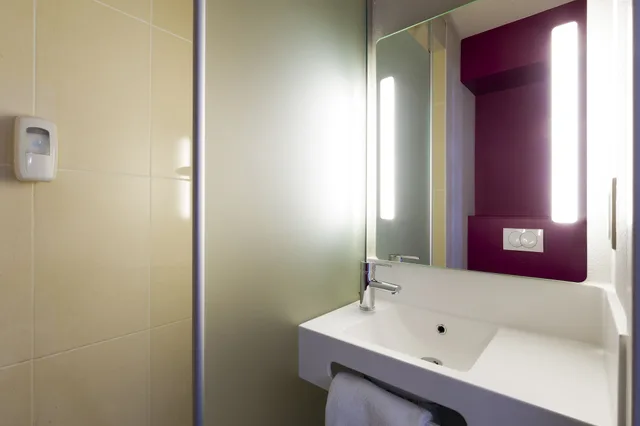 غرفة مزدوجة، B&B HOTEL La Roche-sur-Yon 5/6