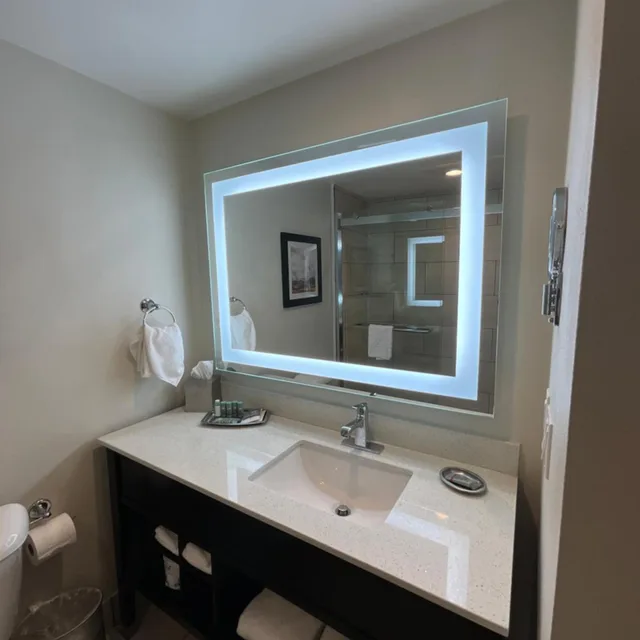 Room, King Bed, 2 Queen Beds, Pool View, Balcony, Best Western Denver East 3/3