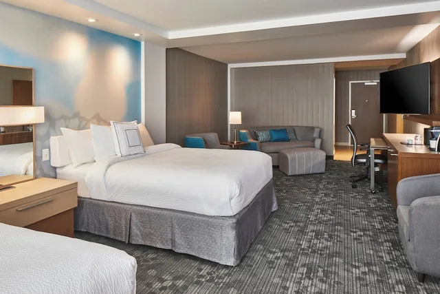 جناح بسريرين كوين مع أريكة، Courtyard by Marriott Baltimore Downtown/McHenry Row 1/4