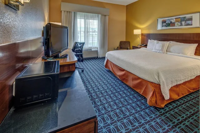 جناح بسرير كينج مع أريكة، Fairfield Inn And Suites Russellville 1/4