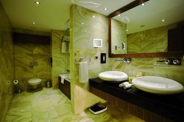 1 Bedroom, Suite, Single Bed, Crowne Plaza Istanbul Harbiye Hotel 9/10