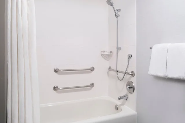Room, 2 Queen Beds, Accessible, Courtyard By Marriott Salt Lake City Airport 4/5