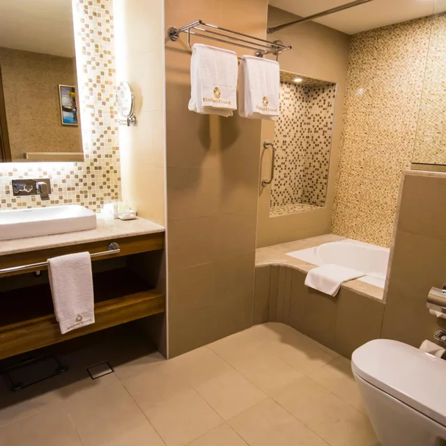 Super, Deluxe، Belad Bont Resort 7/7