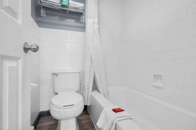 غرفة تنفيذية بسرير كوين، SureStay Plus Hotel By Best Western Brandywine Valley 5/7