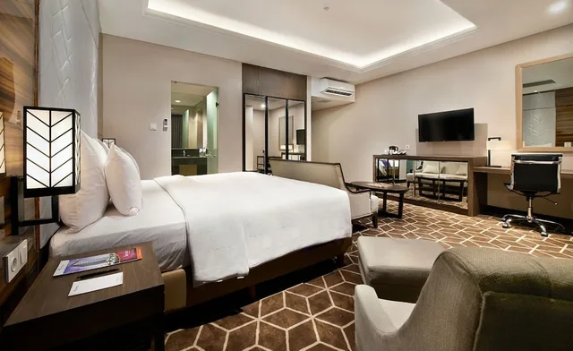 جناح جونيور بسرير كينج، Swiss-Belinn Tunjungan Surabaya 1/3