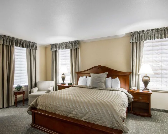Room, King Bed, Liberty Hotel Ascend Hotel Collection 1/2