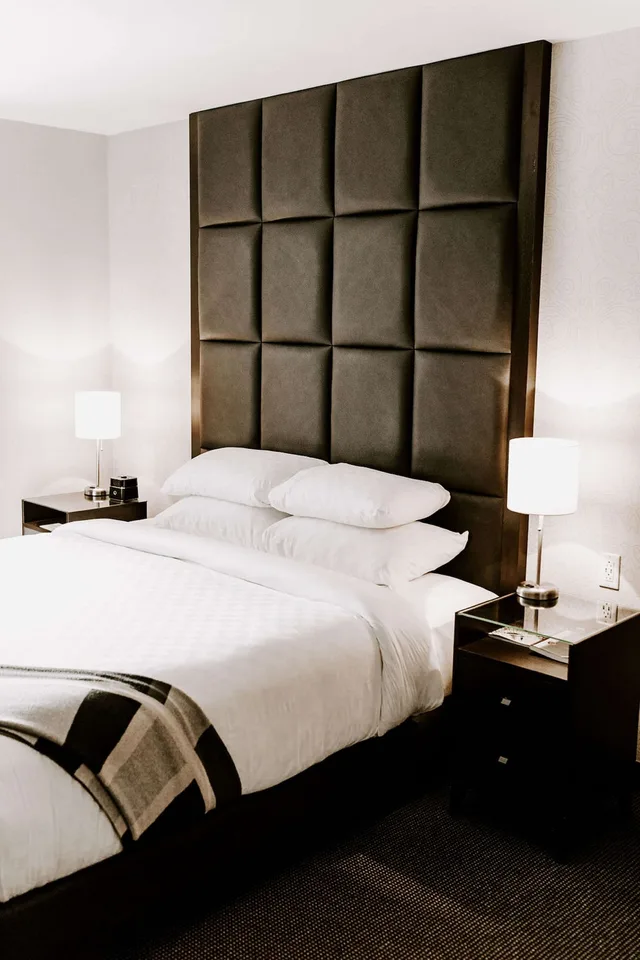 جناح رئاسي بسرير كينج، Joinery Hotel Pittsburgh, Curio Collection by Hilton 2/3