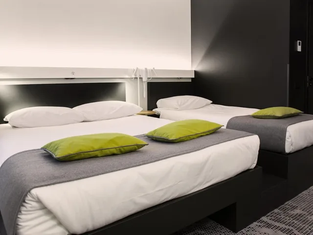 غرفة ثلاثية بسرير مزدوج وسرير فردي، Ibis Tallinn Center 5/8
