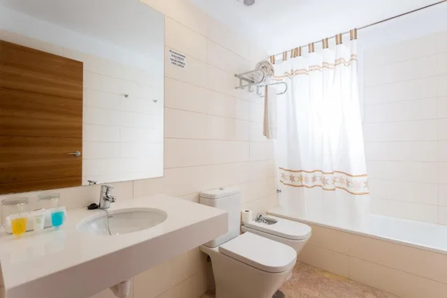 غرفة قياسية بسريرين منفصلين، Hotel Riad Arruzafa 2/2