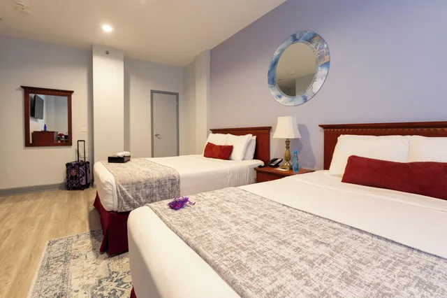 Room, 2 Double Beds, Hotel St James 4/8