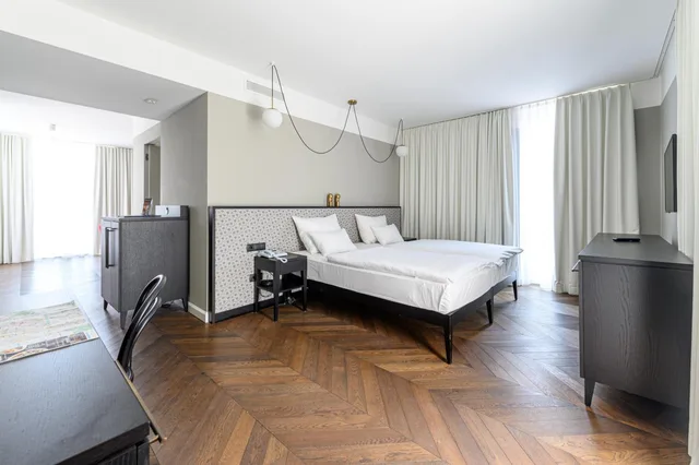 جناح جونيور بسرير كينج بشرفة، Hotel Caroline 1/6