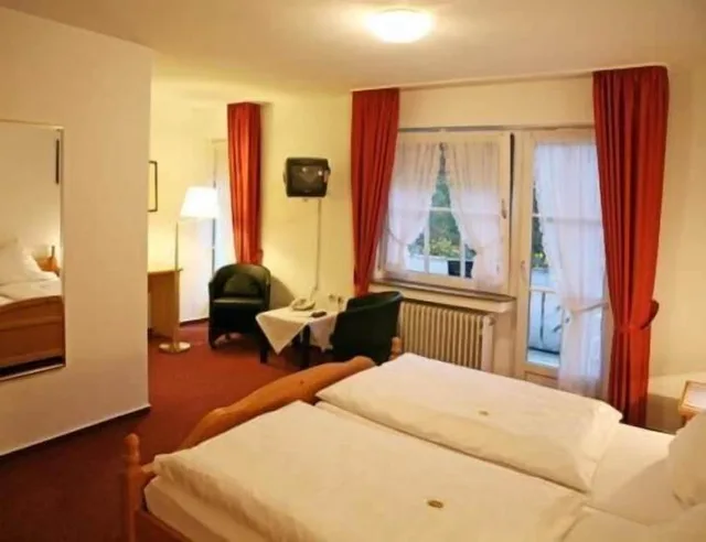 غرفة ديلوكس بسريرين منفصلين، Landhotel Haus Dumicketal 6/10