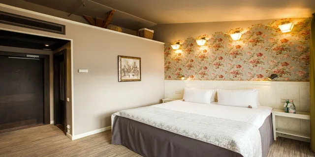 Superior, Twin Beds, Promenade Hotel 3/9