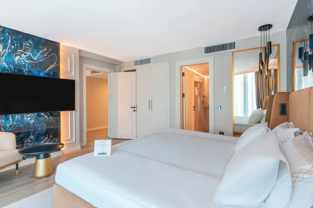 جناح جونيور بسرير كينج بإطلالة على الحديقة بشرفة، Qlusive Hotel 2/5