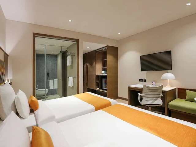 غرفة تنفيذية بسريرين منفصلين، Novotel Guwahati GS Road 1/10
