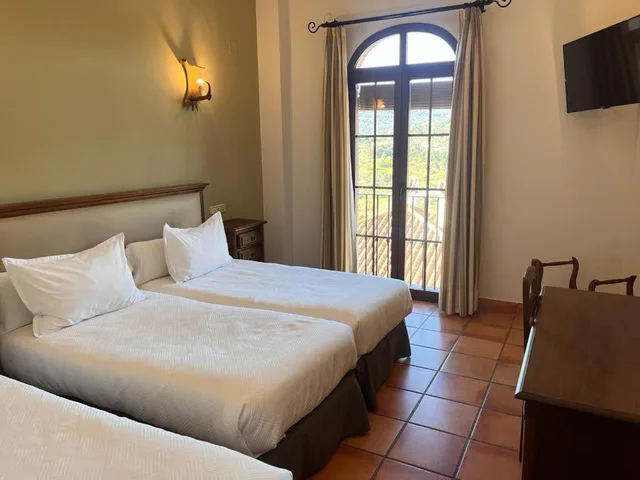 غرفة ثلاثية، Hotel Sierra de Ubrique 2/9