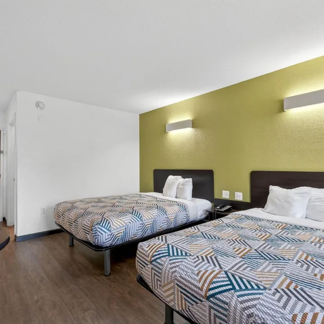 غرفة بسريرين كوين، Motel6 Gastonia, NC 2/5