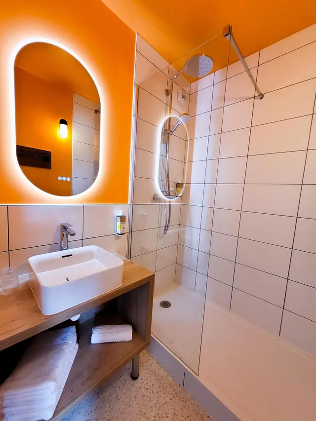 Room, greet hotel Castets Coeur des Landes 3/3