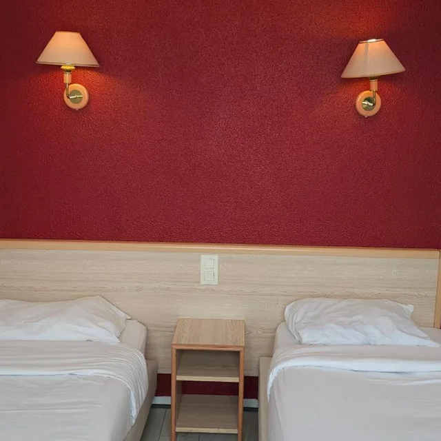 غرفة اقتصادية بسريرين منفصلين، Hotel Corona 8/10
