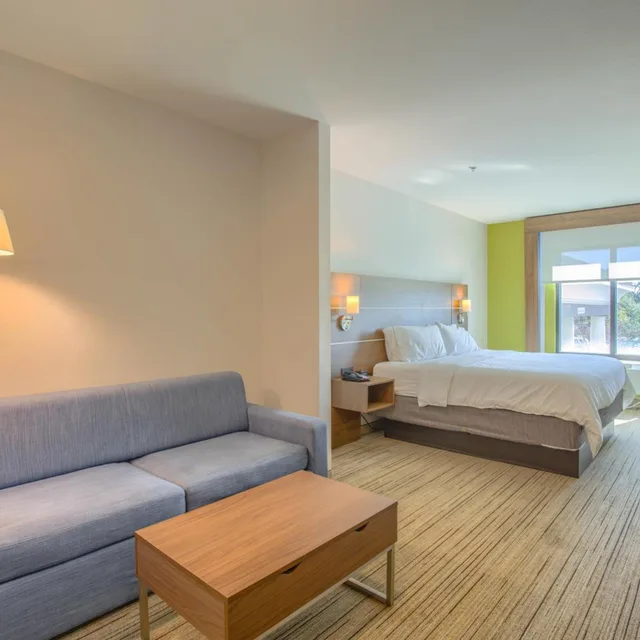 غرفة تنفيذية بسريرين كوين، Holiday Inn Express Hotel And Suites Gulf Shores 2/5