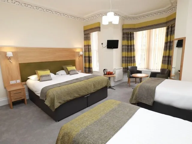 جناح بسرير كينج وسريرين منفصلين، The Famous Star Hotel 2/2