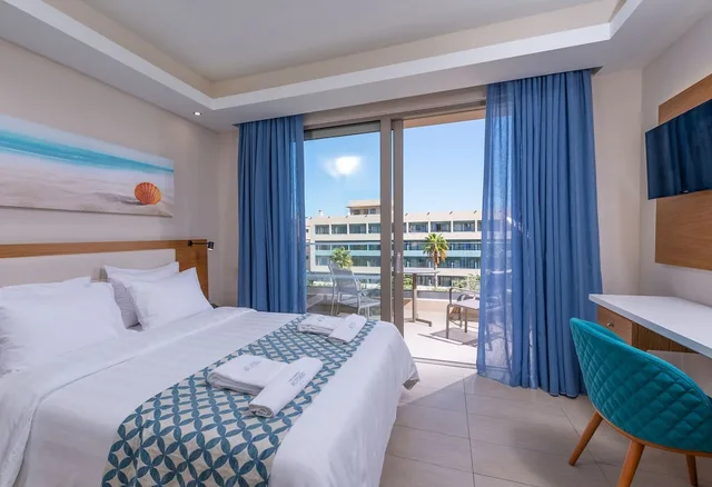 Superior, Family, Queen and Twin Beds, Land View، Royal and Imperial Belvedere 3/10