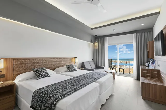 غرفة بسريرين منفصلين، Hotel Riu Palace Santa Maria - All Inclusive 1/5