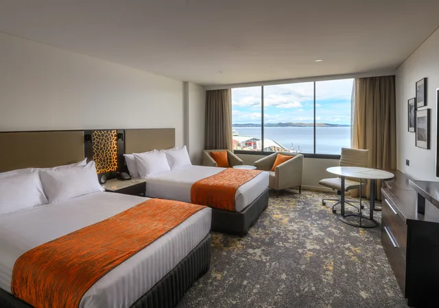 غرفة بسريرين منفصلين بإطلالة على المرفأ، Hotel Grand Chancellor Hobart 2/3