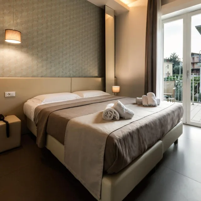 غرفة بسرير مزدوج بشرفة، Hotel Palazzo Del Garda (ex Hotel Armony) 2/4