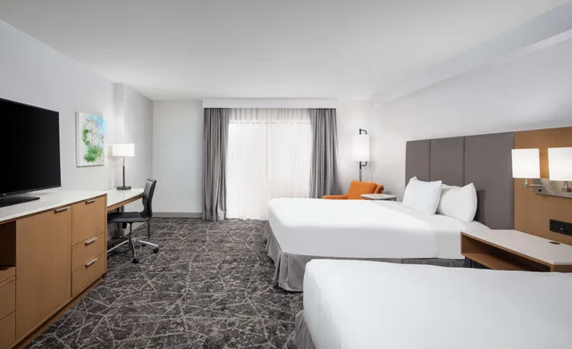 غرفة ديلوكس بسرير كوين، Doubletree Sacrament 2/4