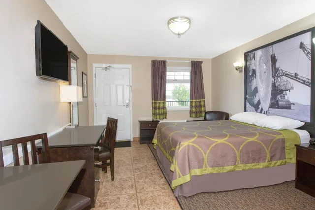 استوديو بسرير كينج، Super 8 By Wyndham Fort Mcmurray 2/5