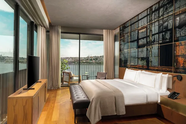 جناح بريميوم بسرير مزدوج بإطلالة على البحر بشرفة بغرفة نوم واحدة، Rixos Tersane Istanbul 1/1