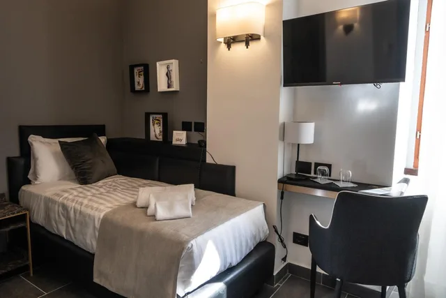 Room, Twin Beds, Relais Manzoni 4/10