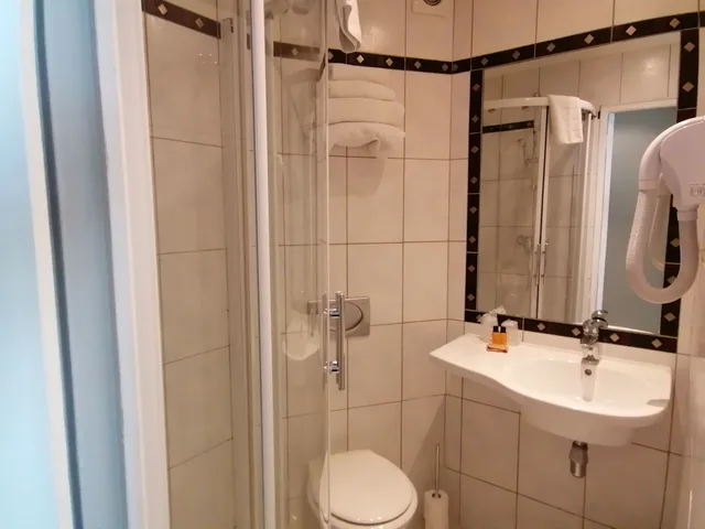غرفة كلاسيكية بسريرين منفصلين، HOTEL MICHELET ODEON 3/5