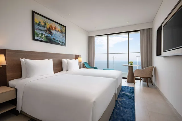 غرفة بريميوم بإطلالة على البحر، Radisson Hotel Danang 1/8