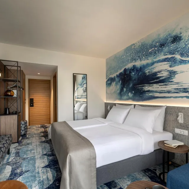 غرفة كومفورت بسريرين منفصلين بإطلالة على المتنزه بشرفة مع سرير إضافي، Remisens Hotel Lucija 4/6