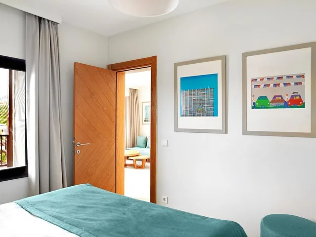 جناح غراند بسريرين منفصلين وسرير كوين مع أريكة، Dorman Suites Hotel 5/8